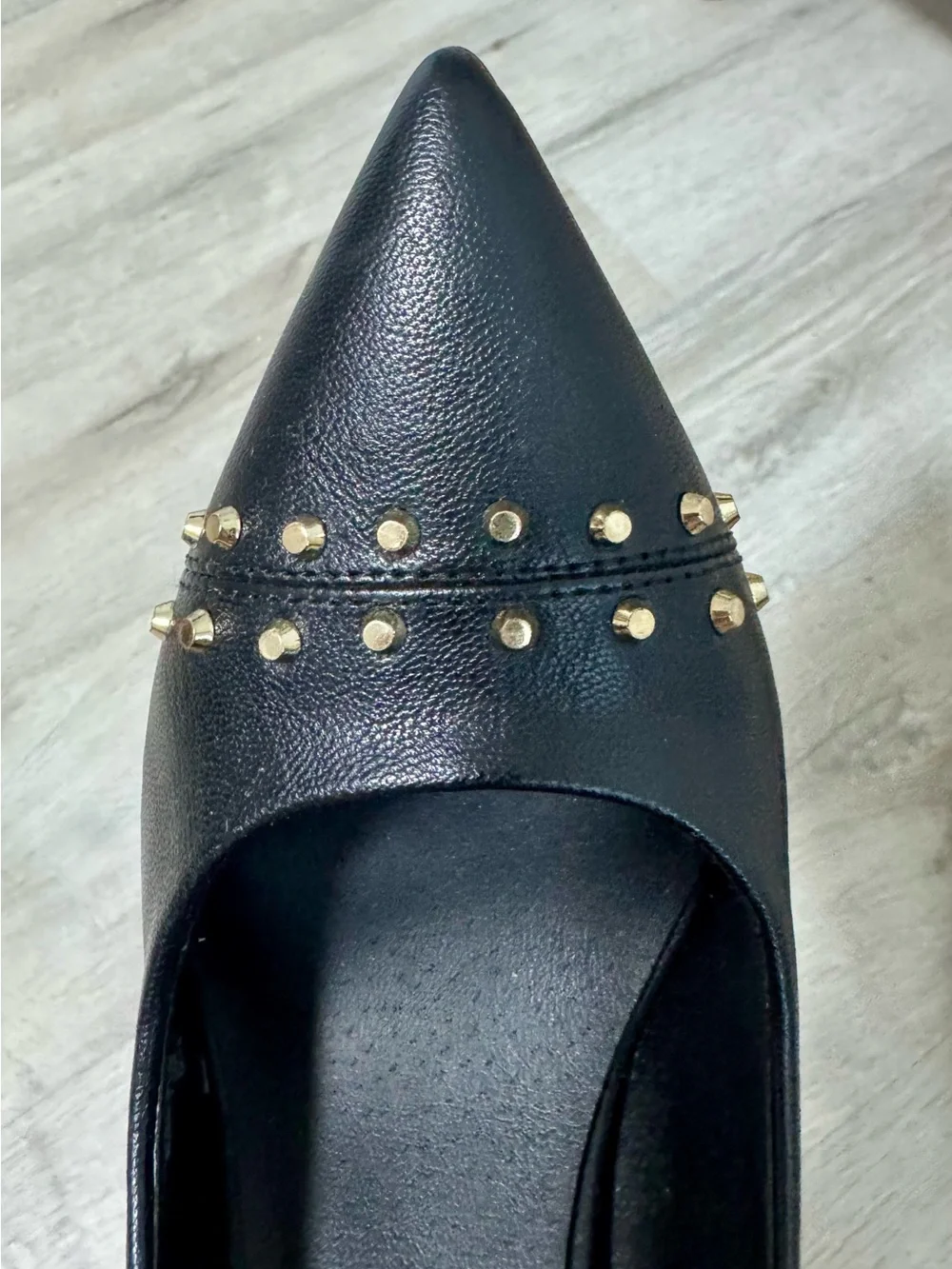 G by Guess elegant pointed